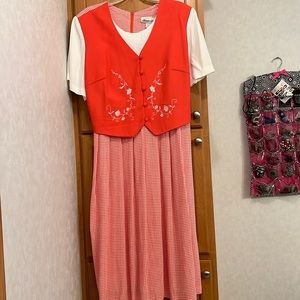 Vintage Embroidered vest dress with back zipper and tie